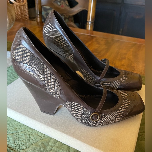Vince Camuto NWOT Dark Brown Tweed Mary Jane Heels - Picture 8 of 16